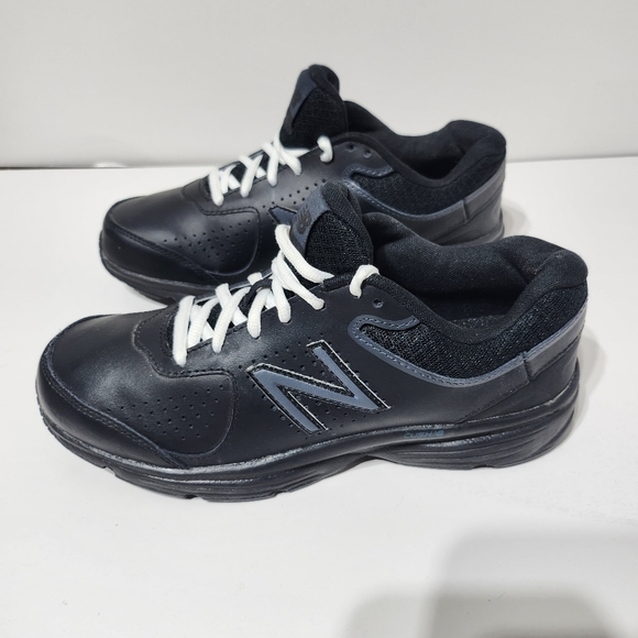 New Balance Black and Gray Athletic Shoes with Breathable Upper - Picture 5 of 10